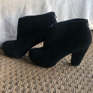 Kelsi Dagger ankle booties
